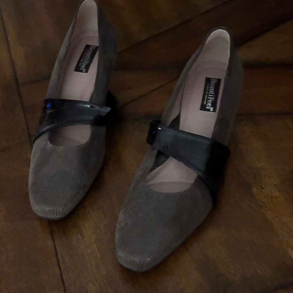 BeautiFeel  Victoria  Brown kitten heels 
Like new!